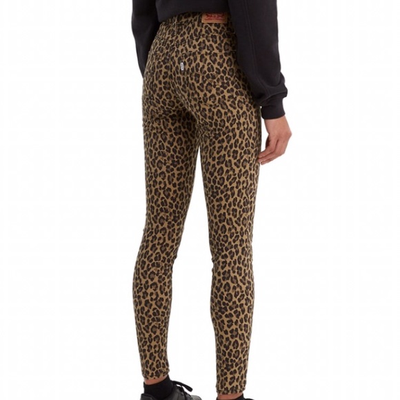 levi's leopard jeans